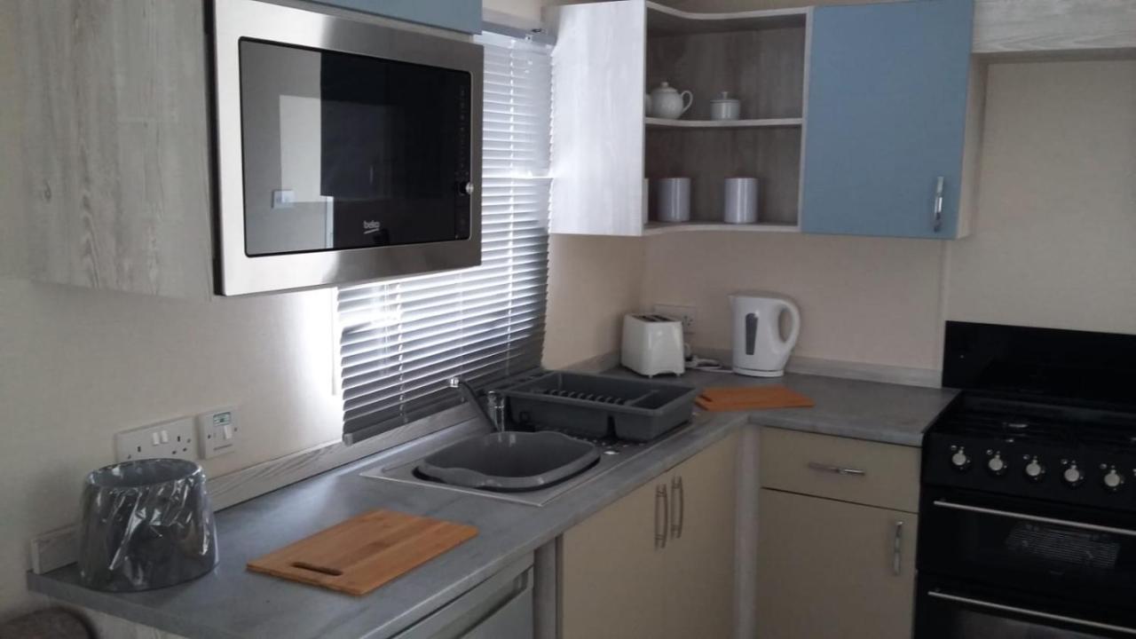 Majestic Holiday Villa Милъм Екстериор снимка